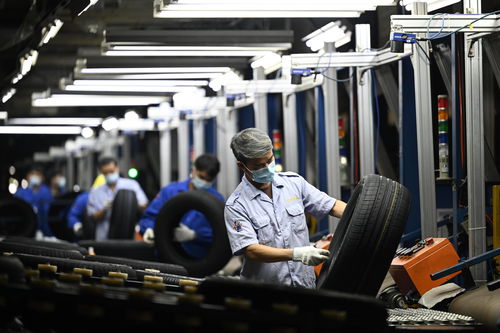 廣西柳州 汽車企業生產忙