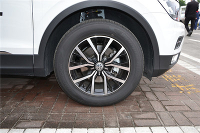 “經濟適用男” 途觀L280tsi舒適版到店實拍