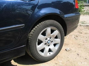 汽車輪胎卡了石子怎么辦 老司機來教你